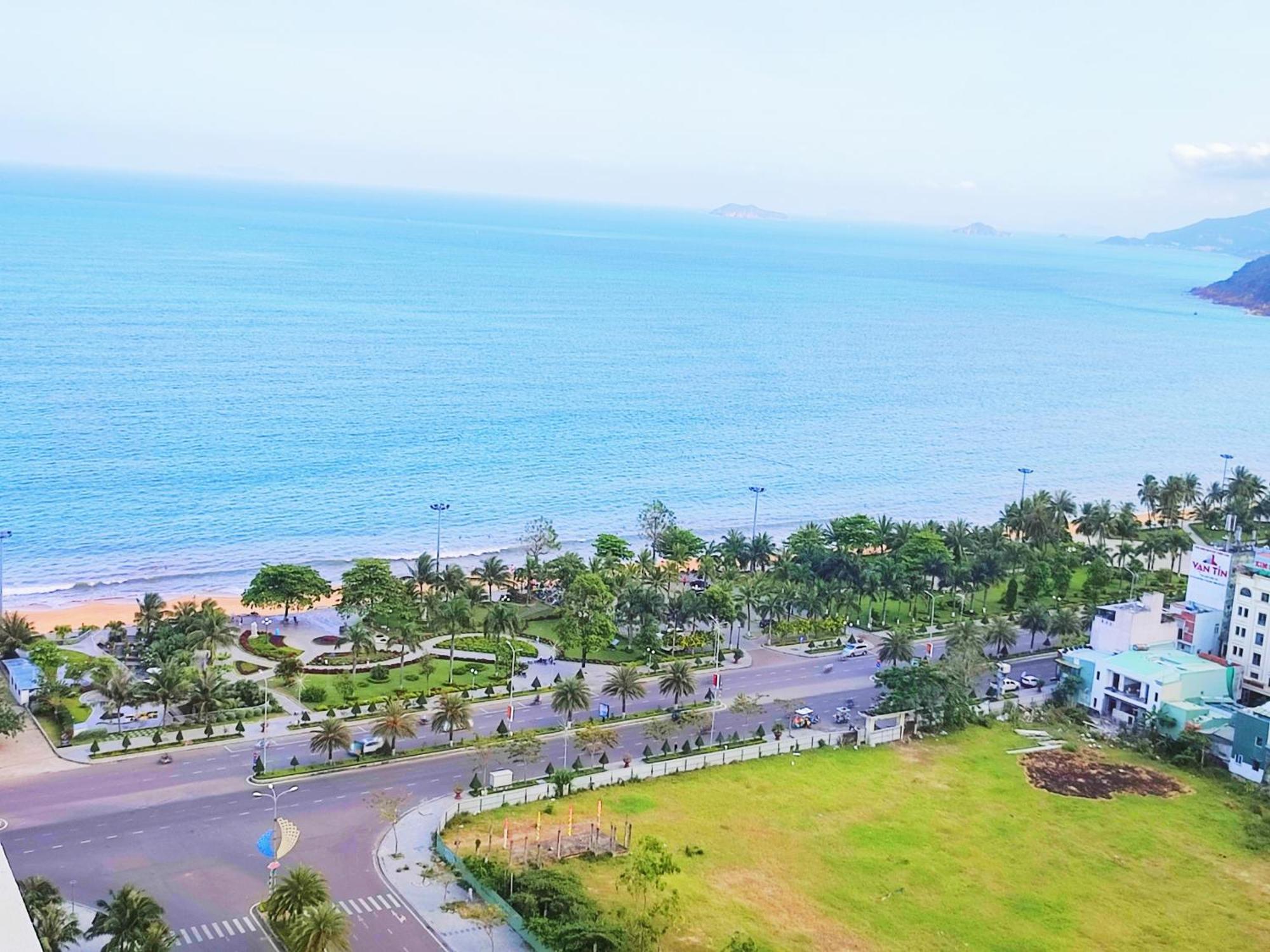 FLC sea tower Ưu Đãi Khủng 1 phòng ngủ 2 giường đôi lớn. Quy Nhon Esterno foto